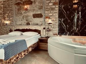aysultan stone house