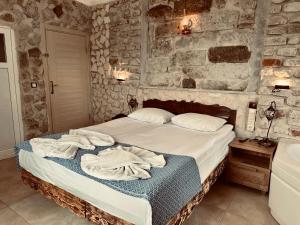 aysultan stone house