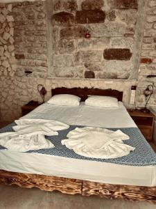 aysultan stone house