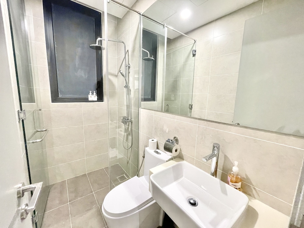 kl gateway premium residences by moka