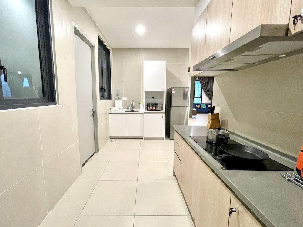 kl gateway premium residences by moka