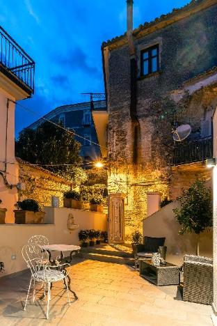 de gulia charme and relax