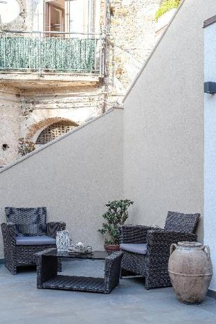 de gulia charme and relax