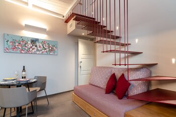 de gulia charme and relax