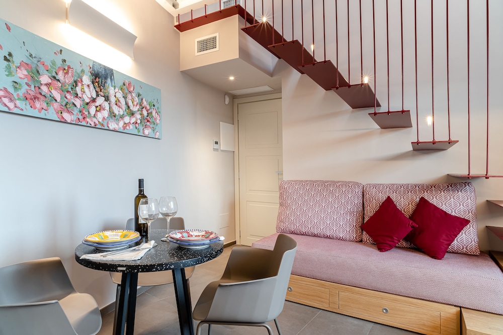 de gulia charme and relax