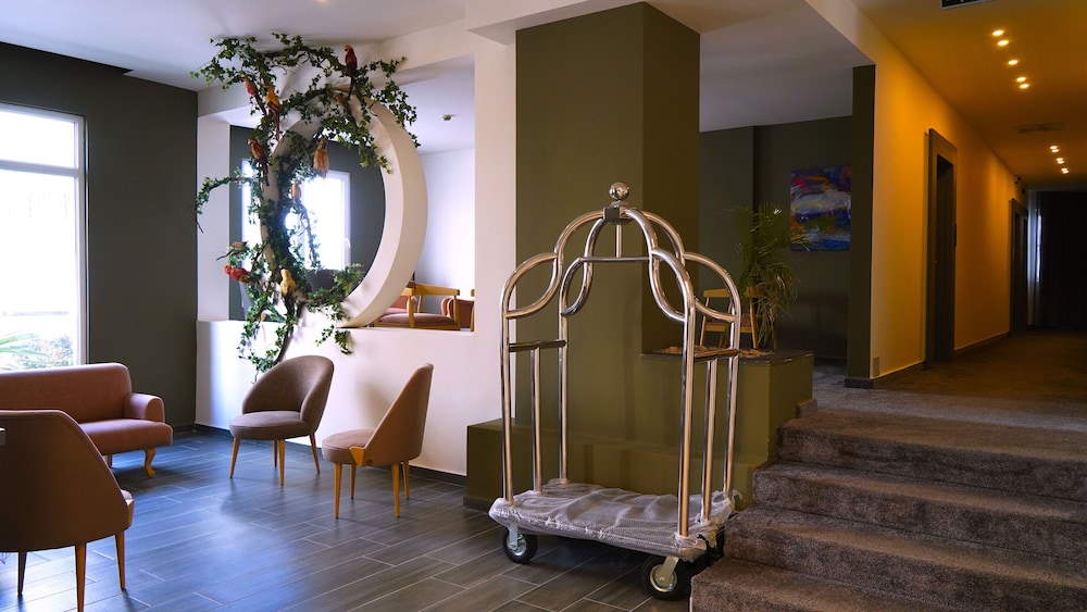 aitch boutique hotel an lih hotel