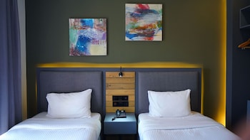 aitch boutique hotel an lih hotel