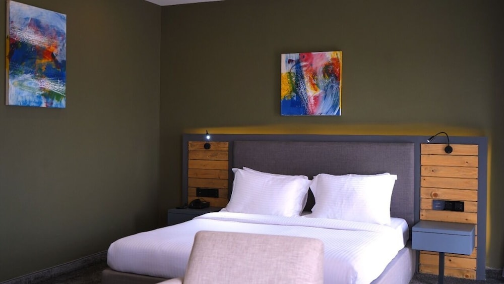 aitch boutique hotel an lih hotel