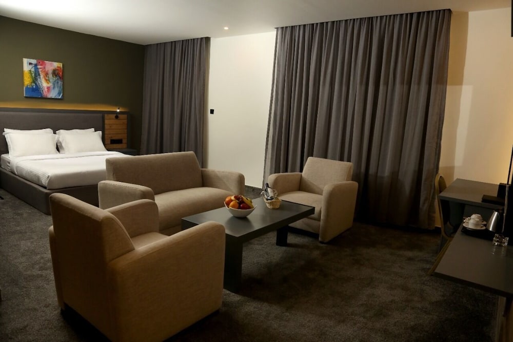 aitch boutique hotel an lih hotel