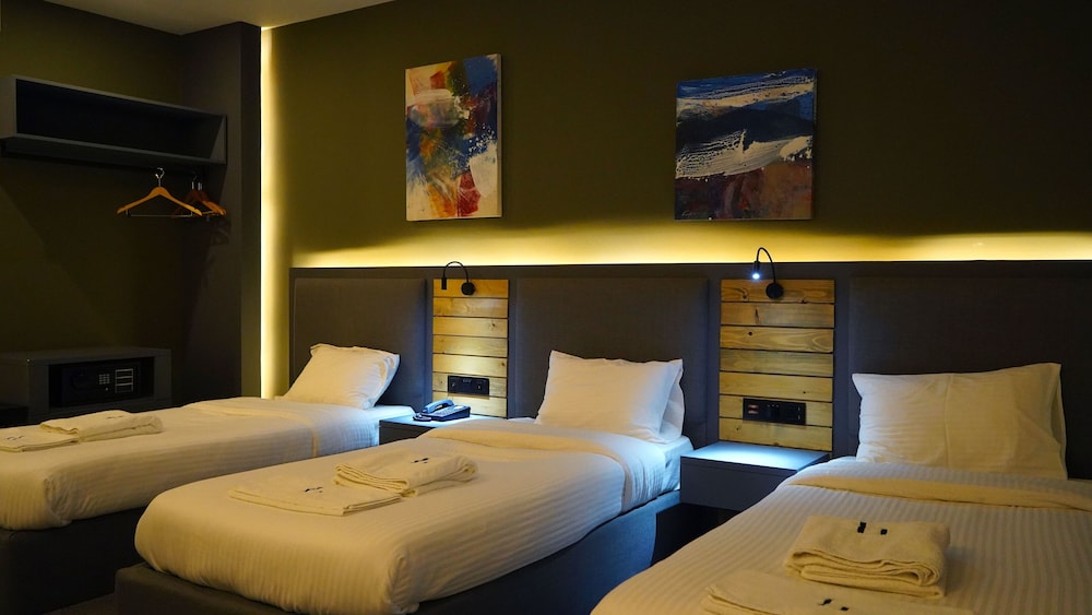 aitch boutique hotel an lih hotel