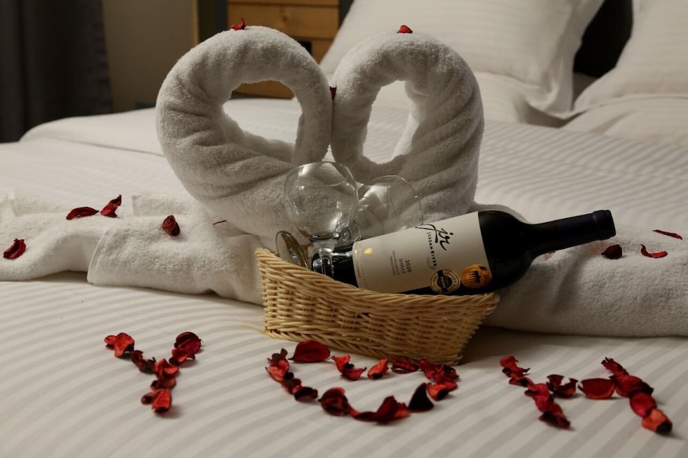 aitch boutique hotel an lih hotel