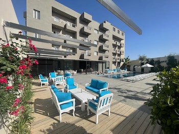 aitch boutique hotel an lih hotel