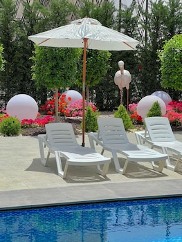 aitch boutique hotel an lih hotel