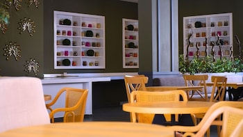 aitch boutique hotel an lih hotel