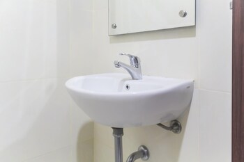 cozy studio at elvis tower apartment