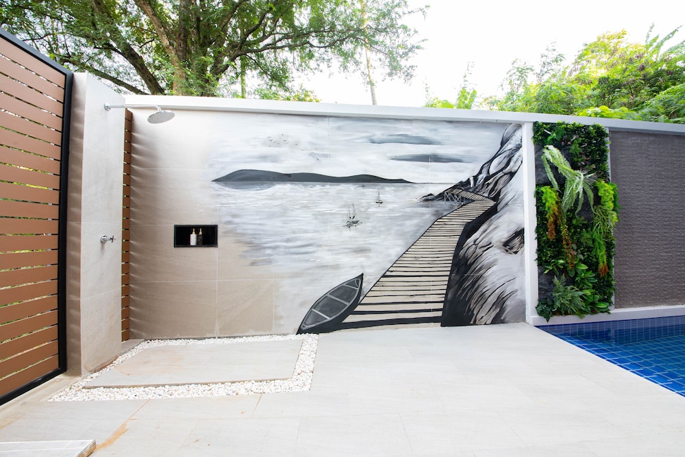 golden paradise hotel