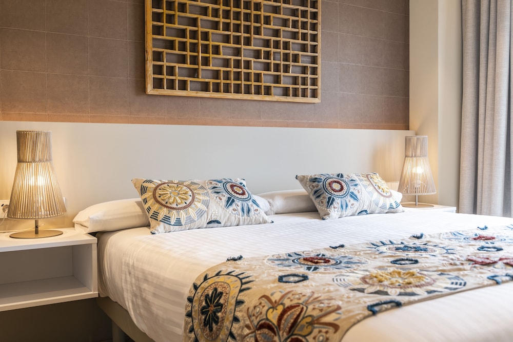 apartamentos core suites valencia