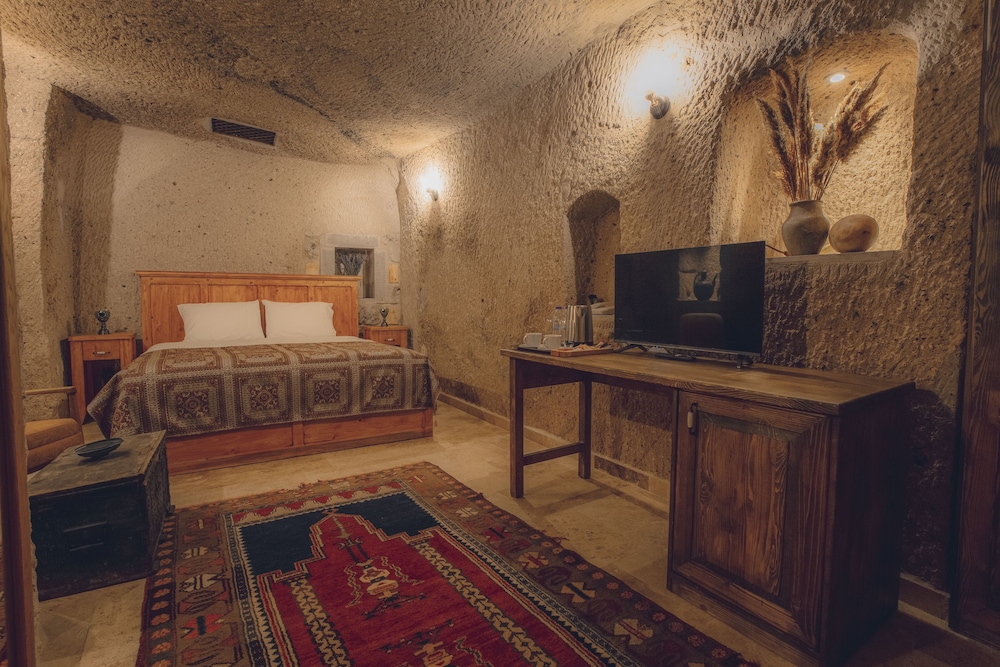 vasil cave hotel
