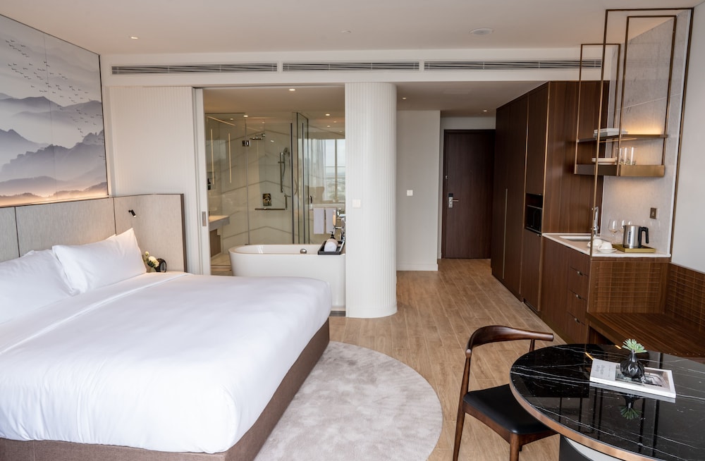 crowne plaza vinh yen city centre an ihg hotel