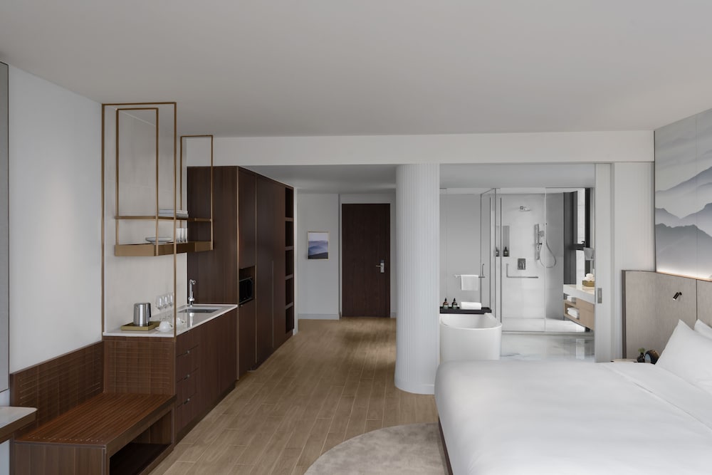 crowne plaza vinh yen city centre an ihg hotel