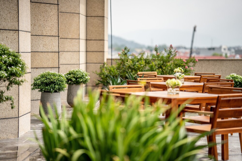 crowne plaza vinh yen city centre an ihg hotel
