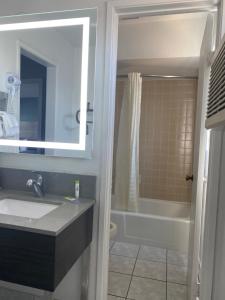 hotel palmeras chula vista