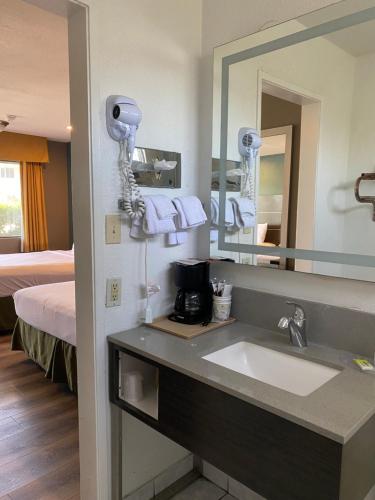 hotel palmeras chula vista