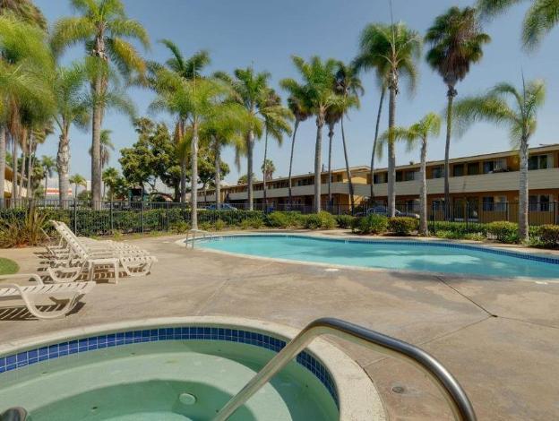 hotel palmeras chula vista