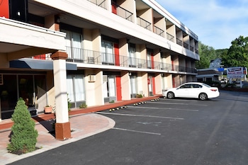 bridge views inn stroudsburg ex econo lodge