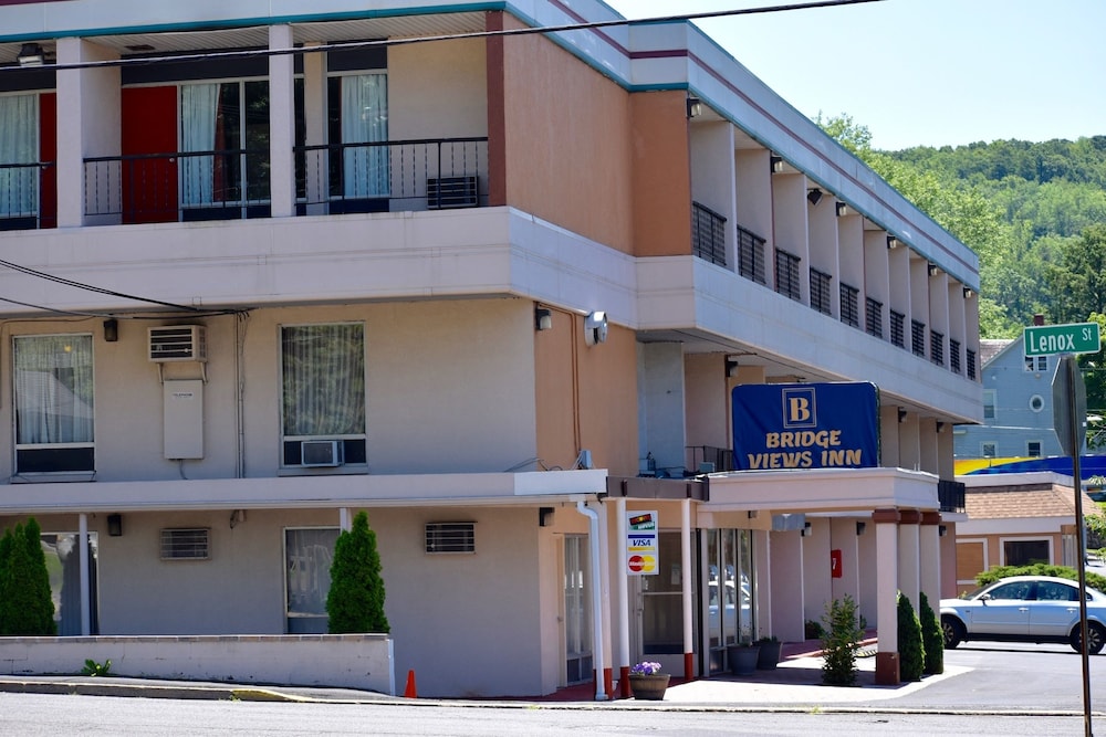 bridge views inn stroudsburg ex econo lodge