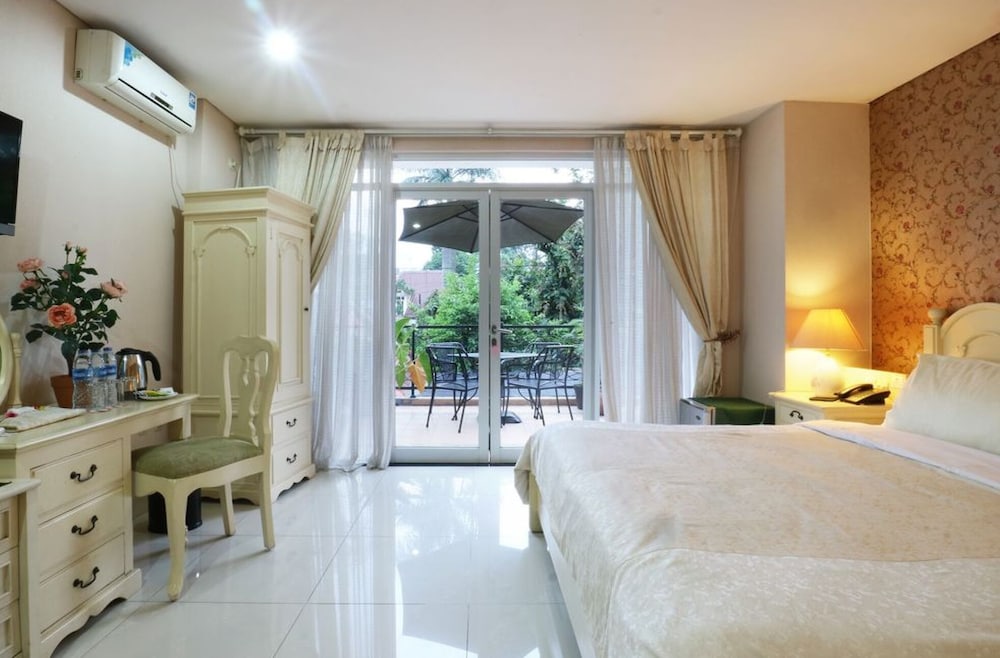 la nostalgie boutique hotel
