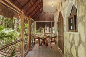 yaxchen tulum cabanas and cenote