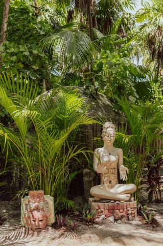 yaxchen tulum cabanas and cenote