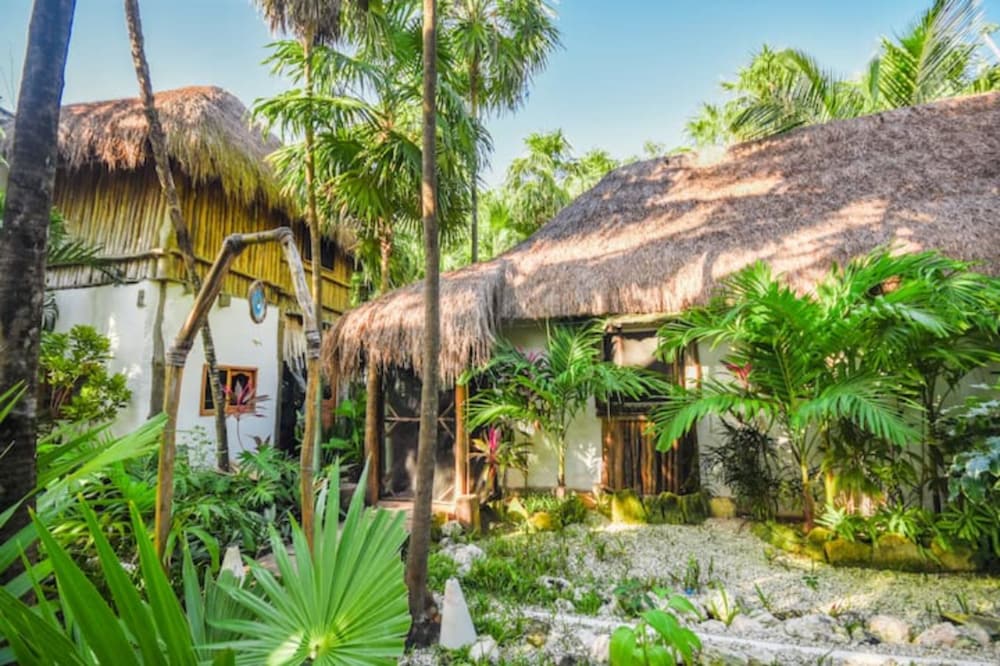 yaxchen tulum cabanas and cenote
