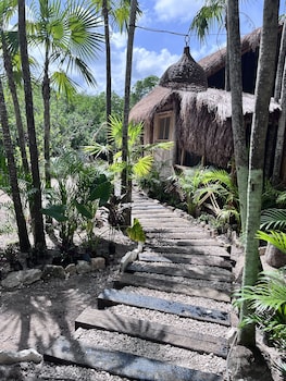 yaxchen tulum cabanas and cenote