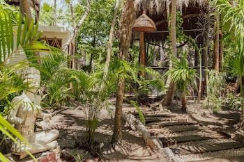 yaxchen tulum cabanas and cenote