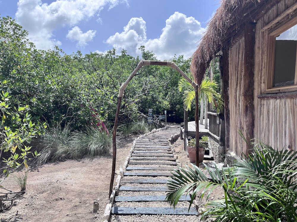 yaxchen tulum cabanas and cenote