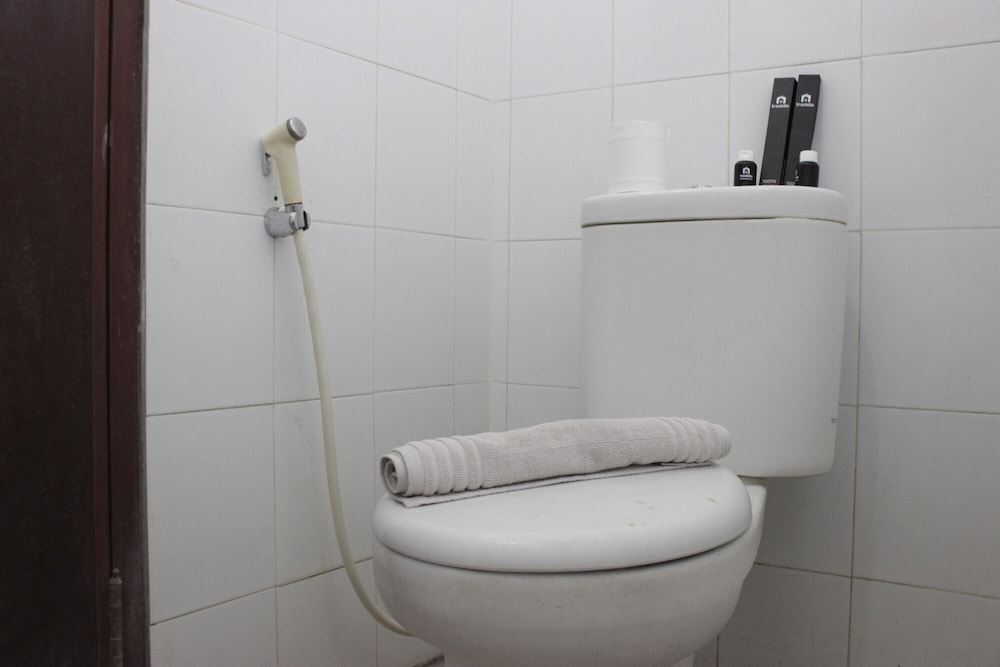 minimalist 2br apartment at gateway ahmad yani cicadas