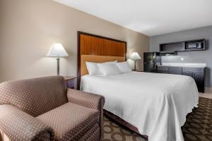 Suburban Studios Lafayette,,2 star