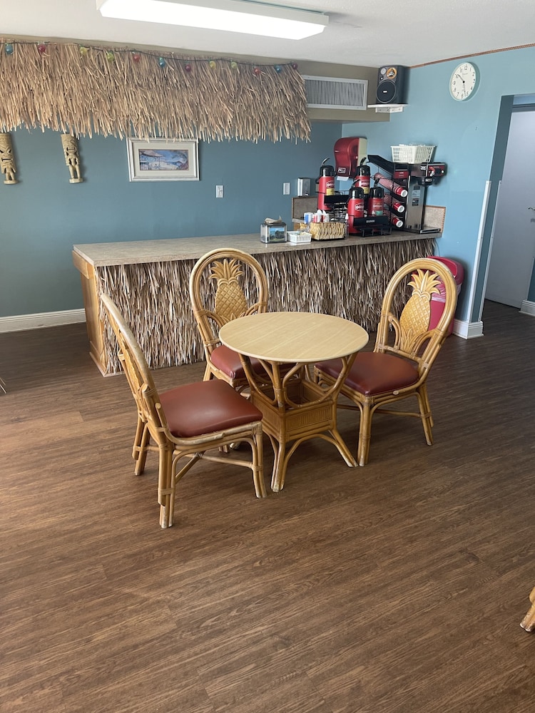 getaways at destin holiday beach resort