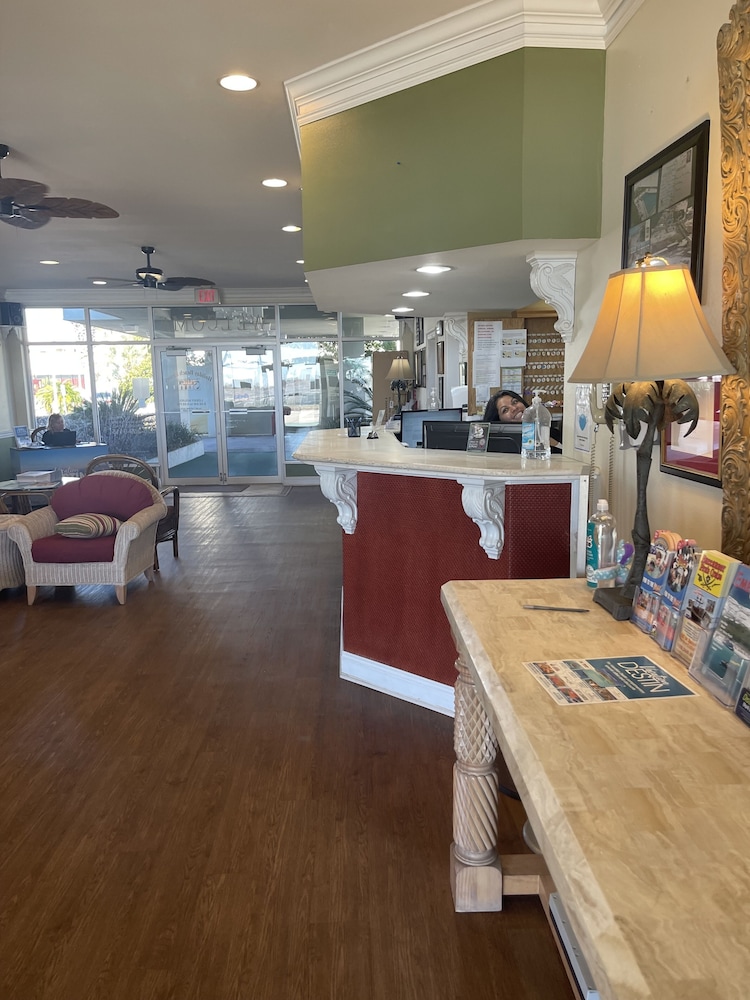 getaways at destin holiday beach resort