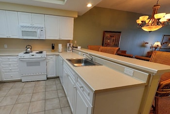 getaways at destin holiday beach resort