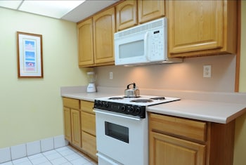 getaways at destin holiday beach resort
