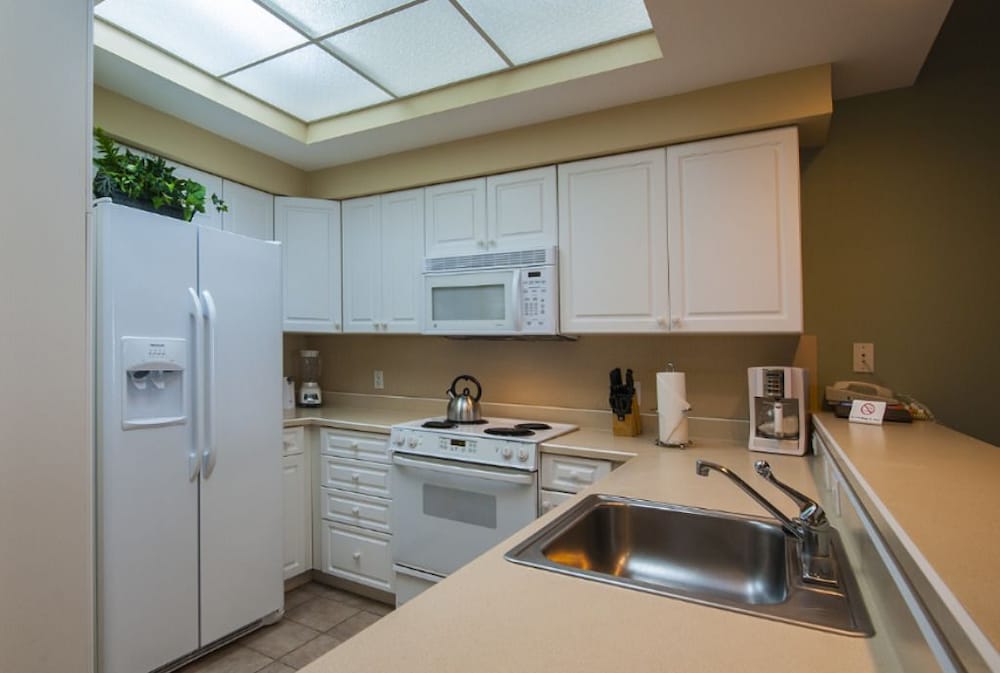 getaways at destin holiday beach resort