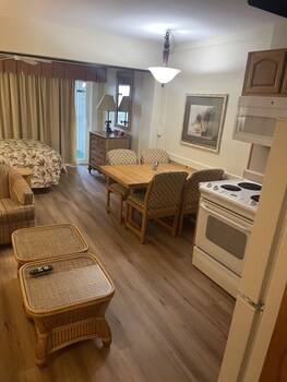 getaways at destin holiday beach resort