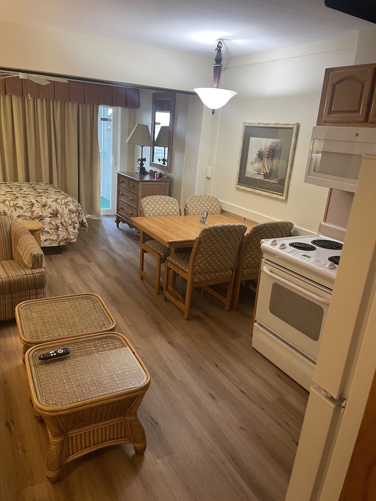 getaways at destin holiday beach resort