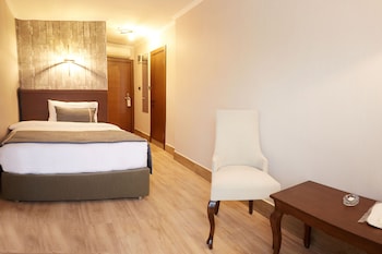 mira otel alsancak