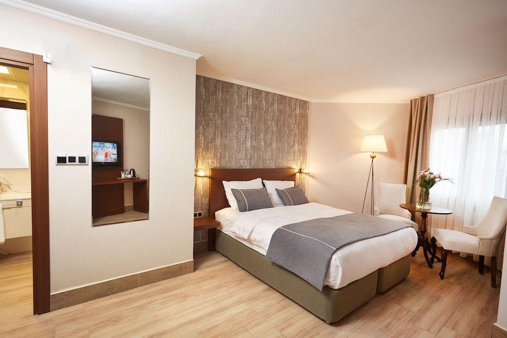 mira otel alsancak