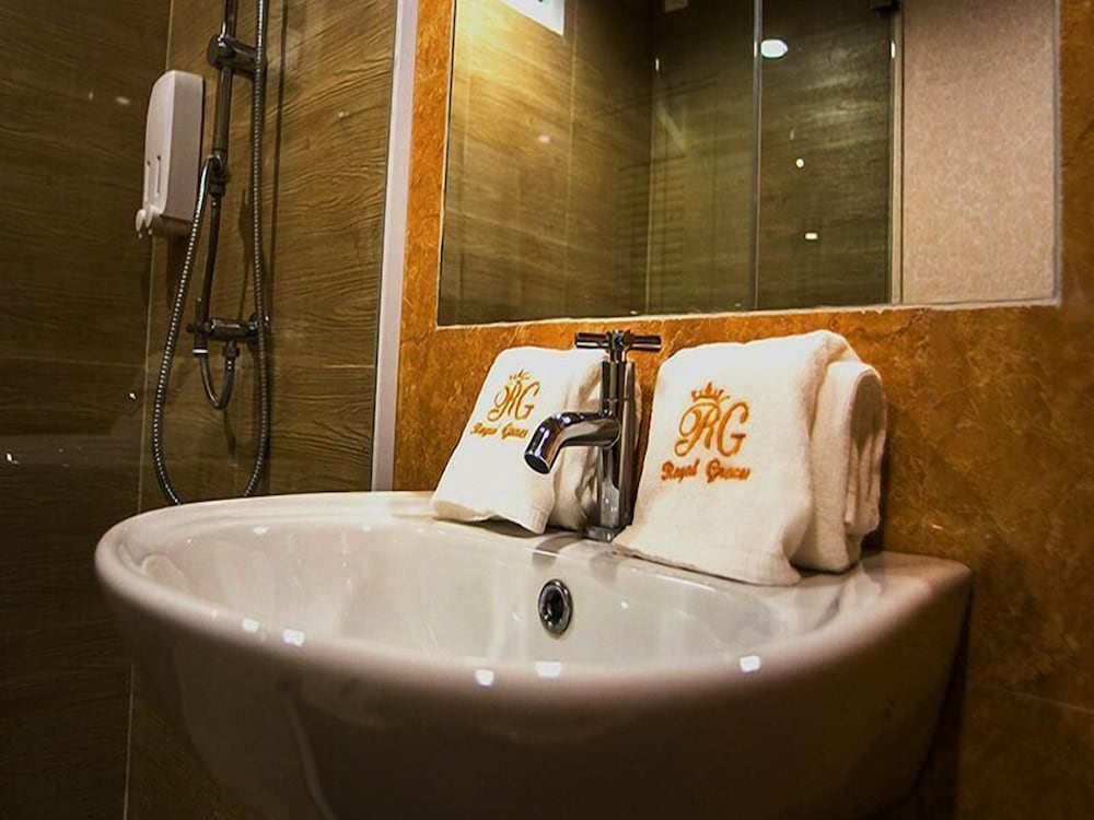 royal graces pool villas
