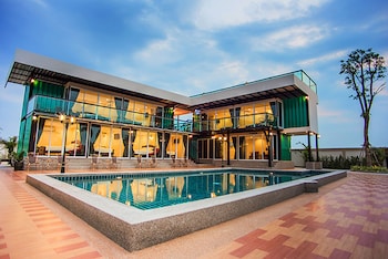 royal graces pool villas